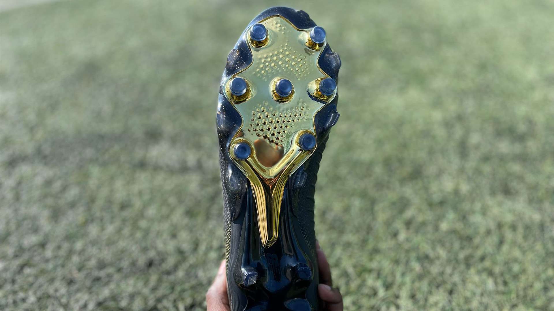 口浪尖上 口浪尖上